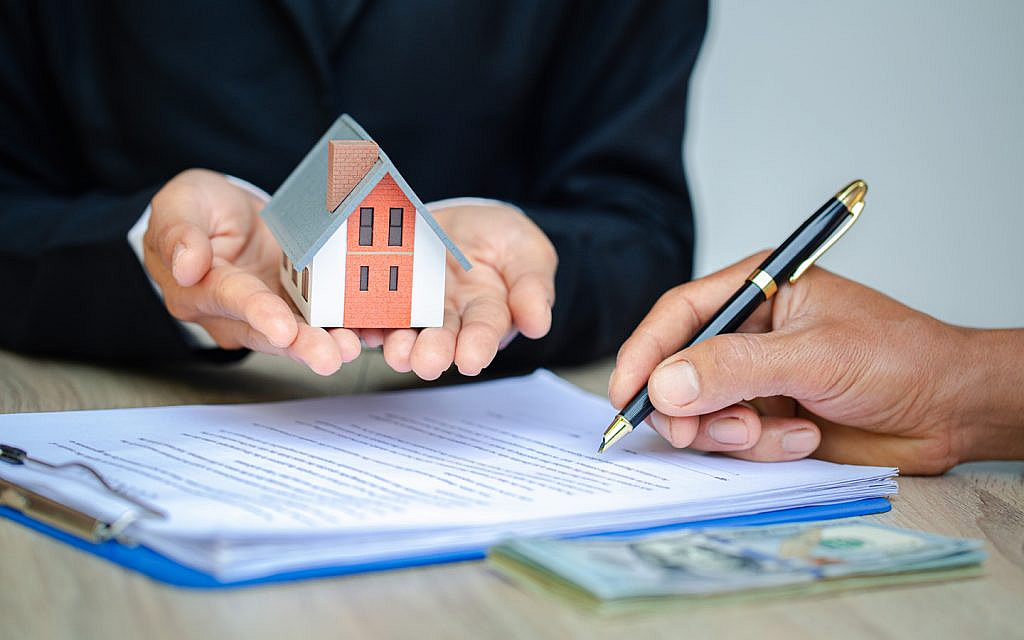 Can You List Your Property on Airbnb in Dubai? Holiday Home Permit Rules and Costs (2026) 1 What Is a Dubai Holiday Home Permit?