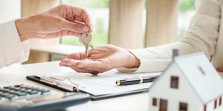 What can put the golden visa at risk?