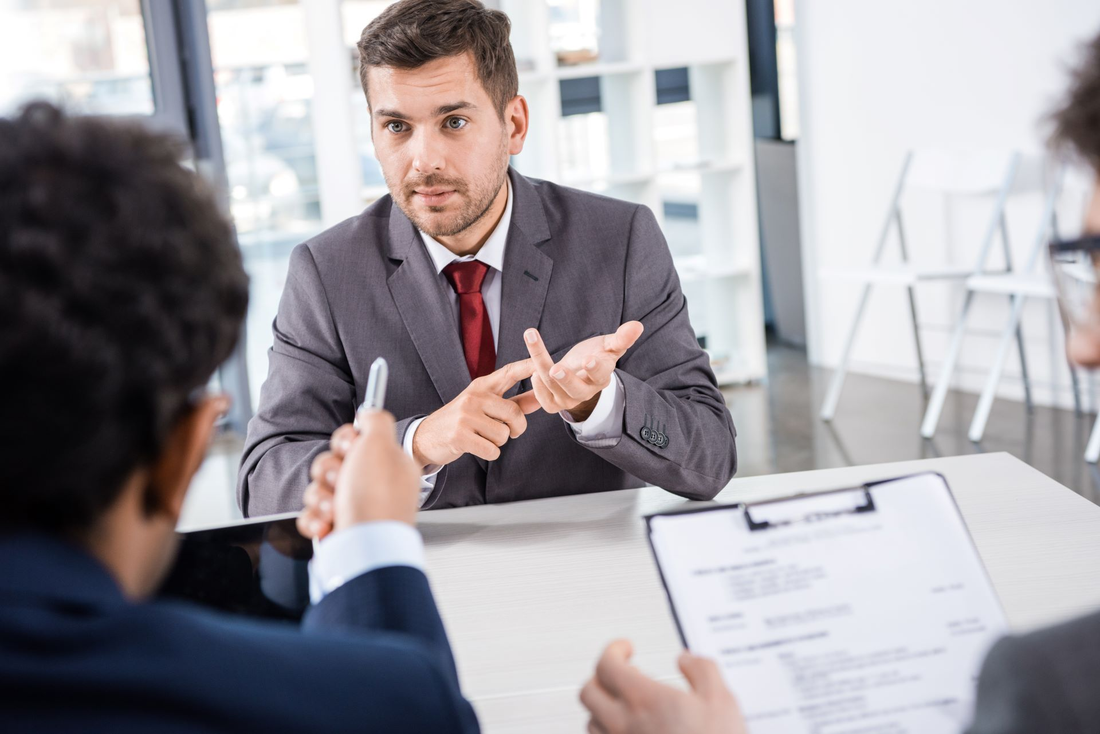 Why Do Free Zone Employees Need a Salary Certificate for a Golden Visa? 3 The Most Common Mistakes (and How to Dodge Them)